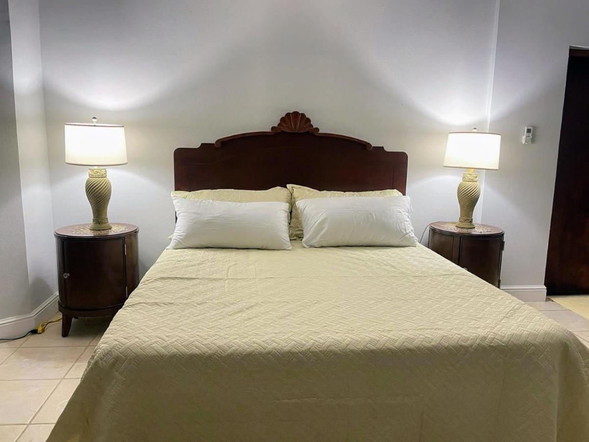 Sandpiper Beach Apartments Palm Beach Екстер'єр фото