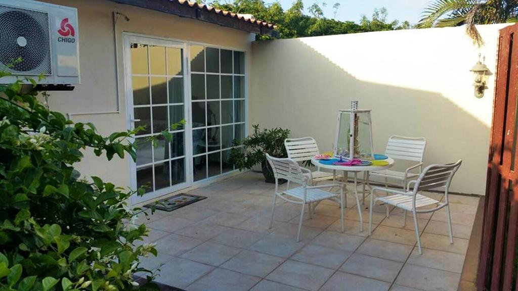Sandpiper Beach Apartments Palm Beach Екстер'єр фото